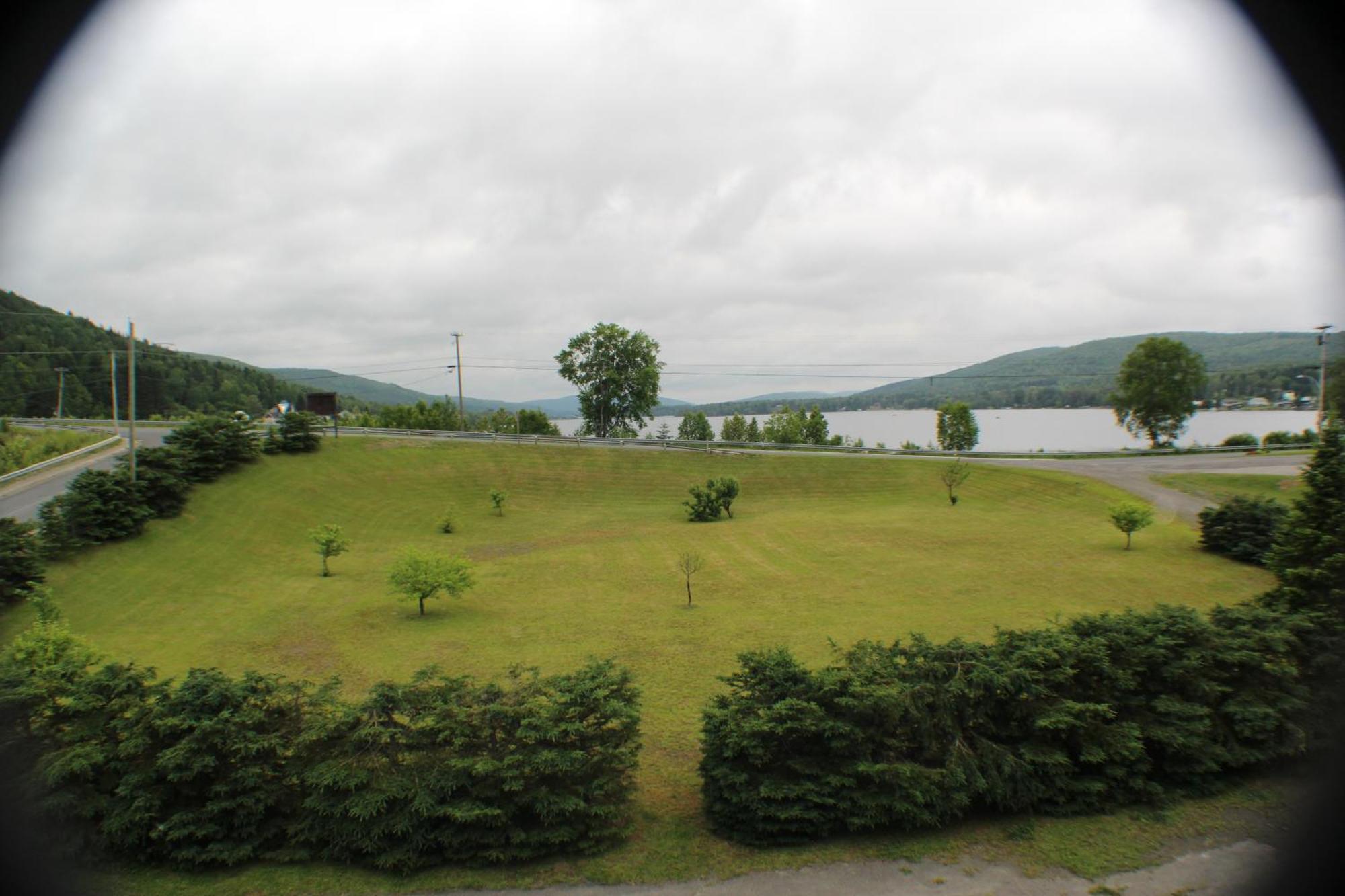Manoir Des Lacs Lac Baker Экстерьер фото